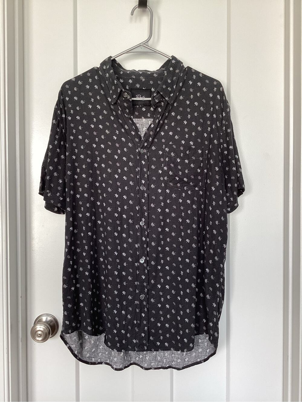 Rails Men's Floral Short Sleeve Button-Up Shirt Beach Charcoal Gray Size Large
